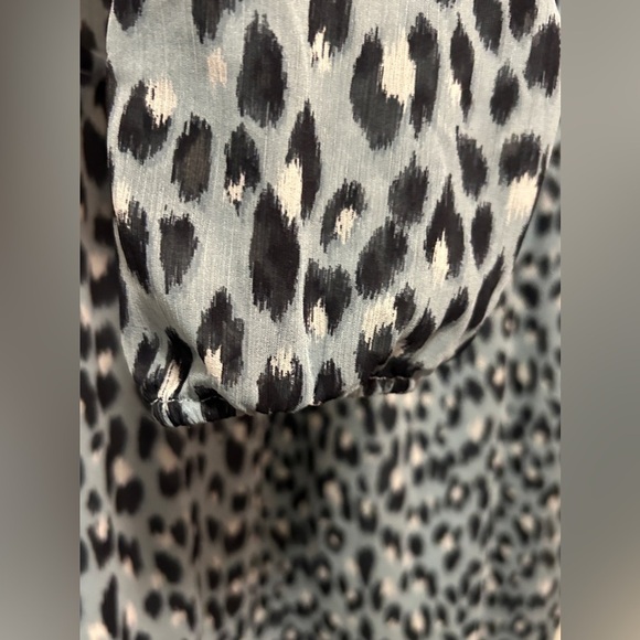 LOFT Blue Leopard Print Long Sleeve V-Neck Midi Dress women’s Petite small SP - Picture 11 of 16